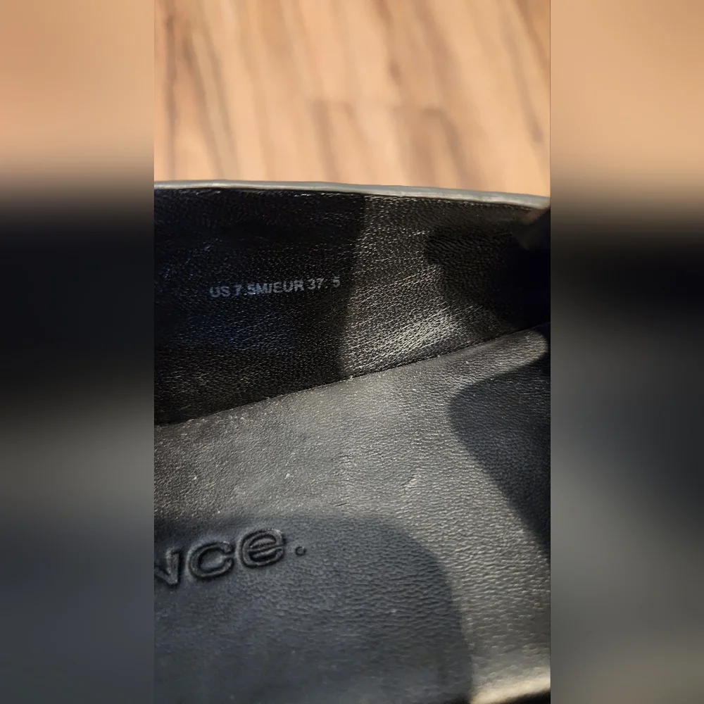 Women's Vince Leather Slip-On Loafer size 7.5 - Picture 12 of 14